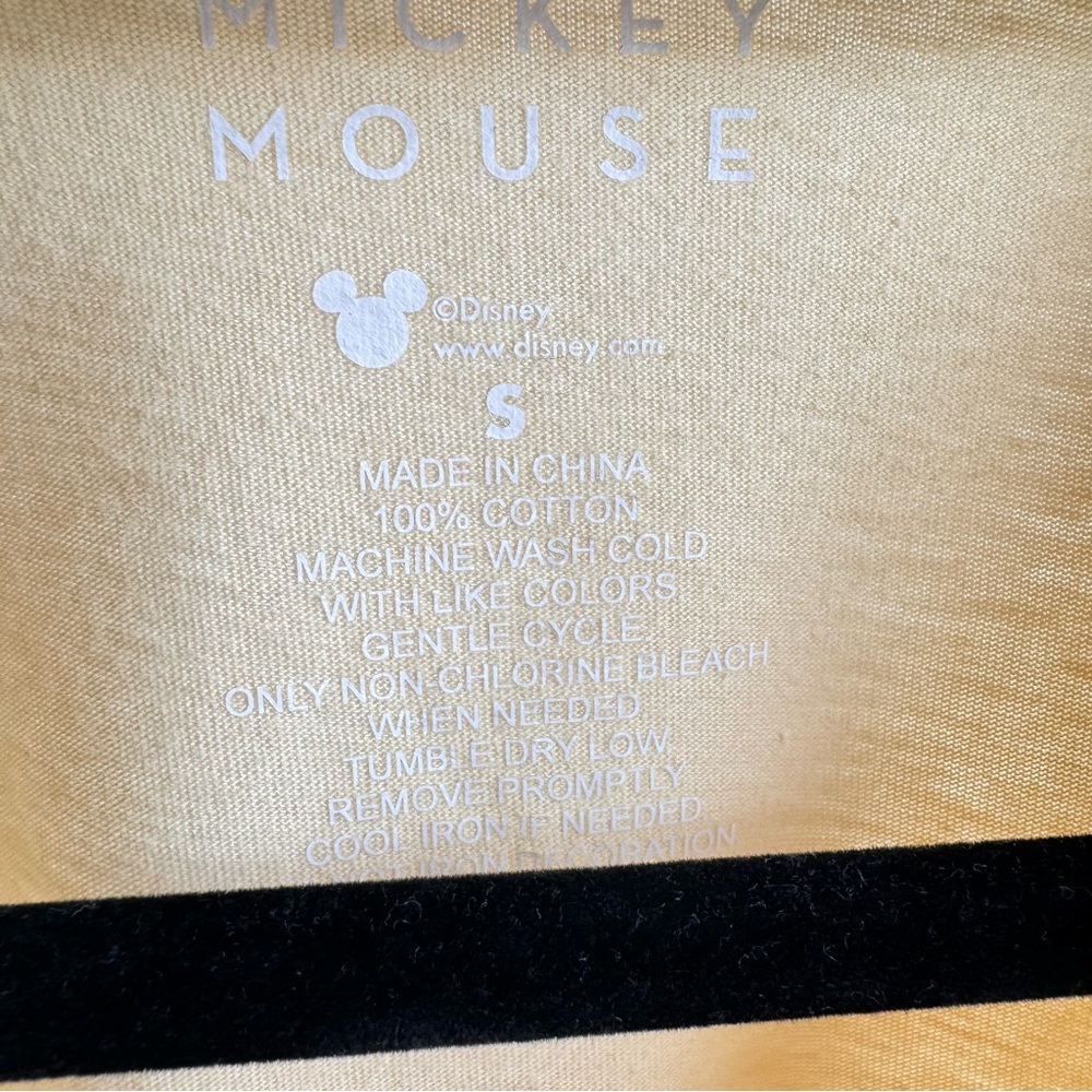 Disney Tee. Size S - Picture 7 of 7